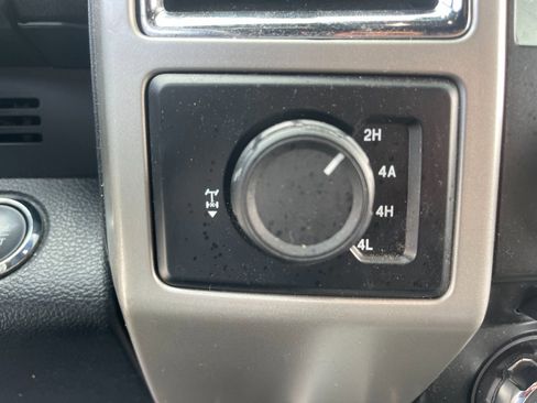 Used 2015 Ford F150 Lariat image 33