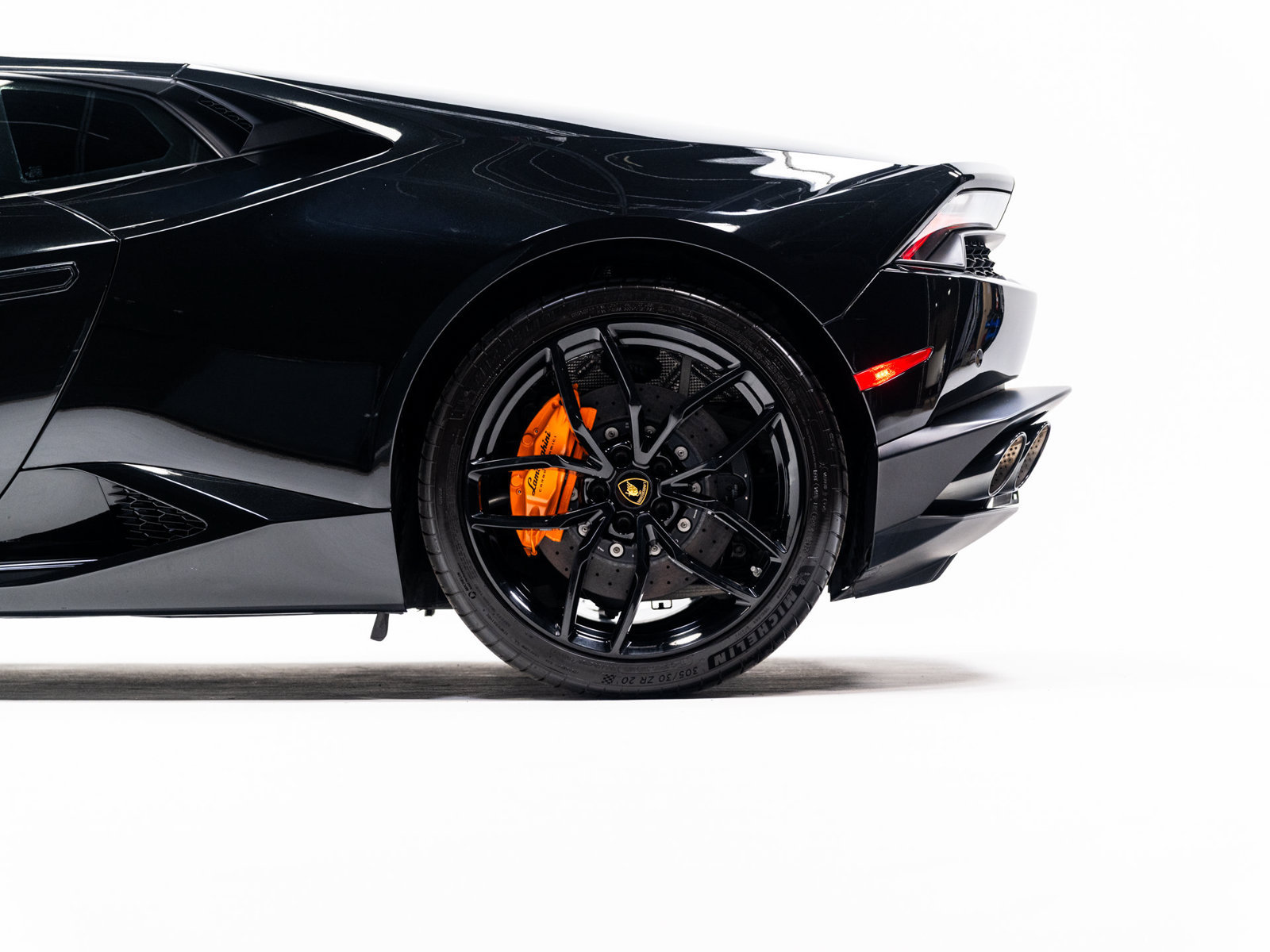 Used 2018 Lamborghini Huracan LP 610-4 AWD/4WD image 9