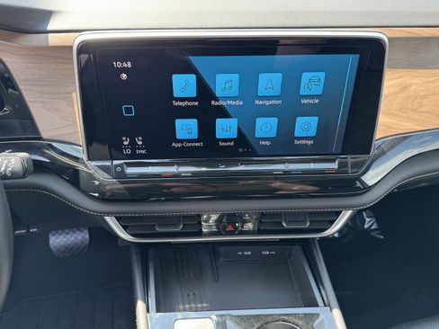 Used 2026 Volkswagen Atlas SE FWD image 23
