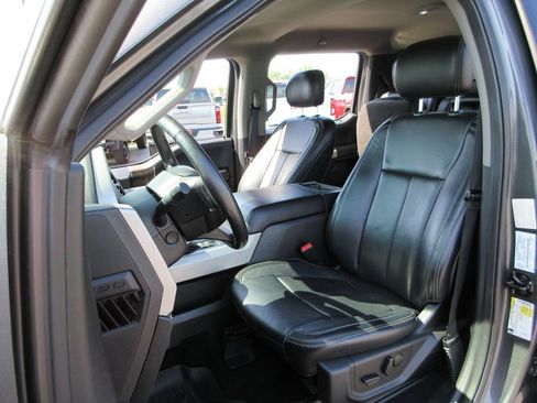 Used 2019 Ford F150 Lariat w/ Equipment Group 502A Luxury AWD/4WD image 22