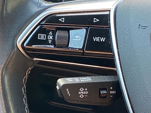 Used 2023 Audi A6 Premium Plus w/ Premium Plus Package image 3