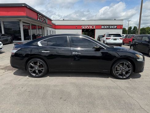 Used 2014 Nissan Maxima 3.5 SV w/ Sport Package FWD image 2