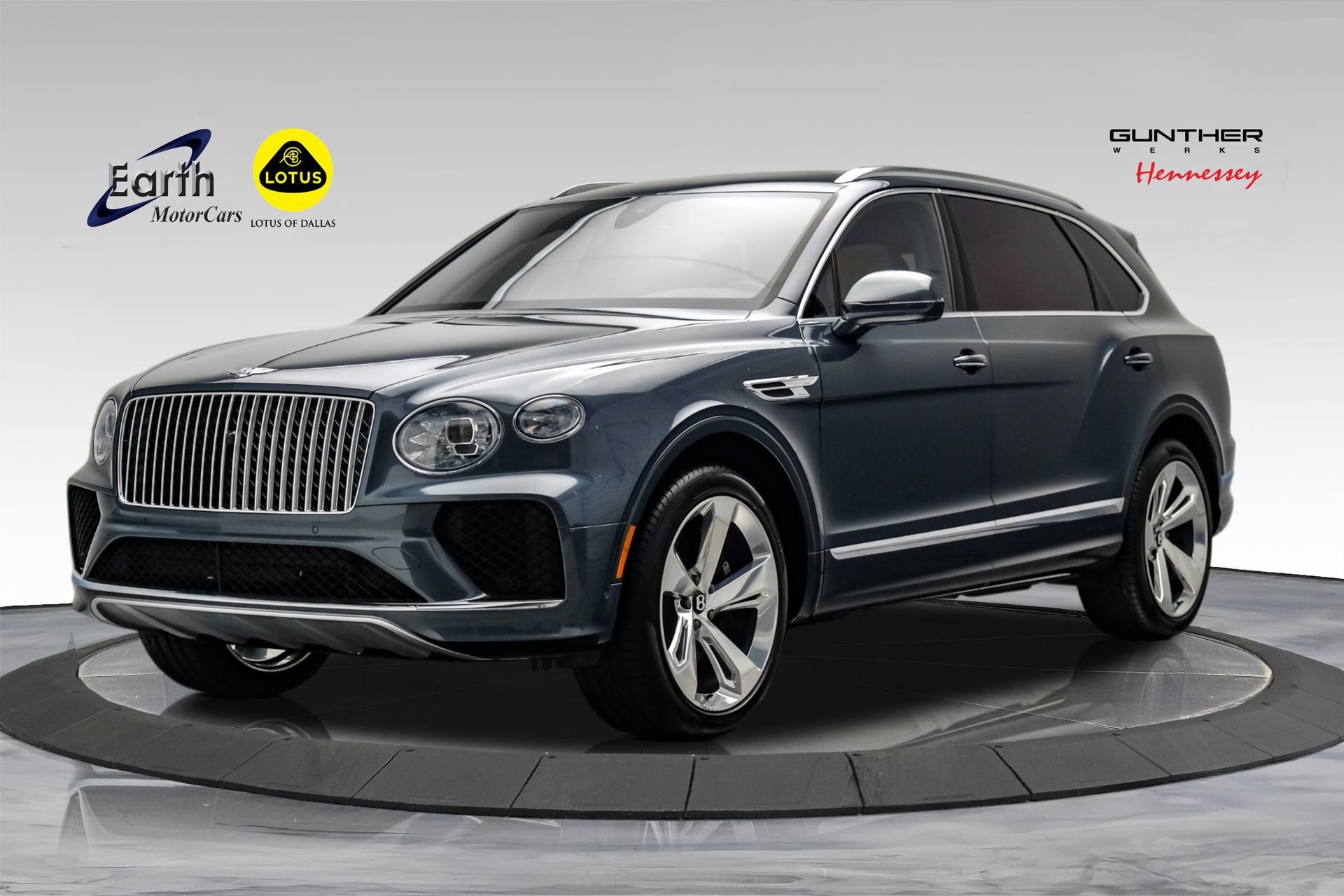 Used 2023 Bentley Bentayga Extended Wheelbase AWD/4WD image 1