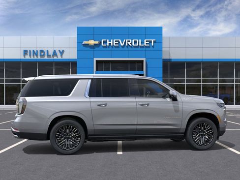 New 2025 Chevrolet Suburban High Country image 18