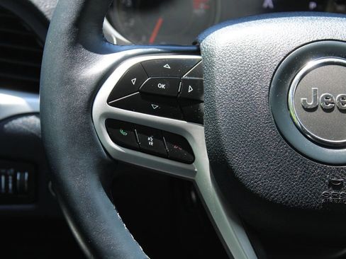 Used 2018 Jeep Cherokee Limited AWD/4WD image 37