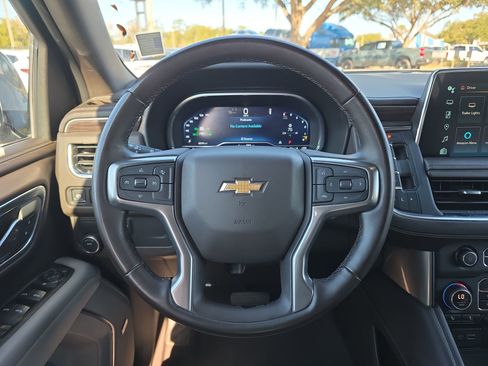 Used 2023 Chevrolet Suburban LT image 13