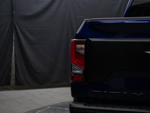 Used 2024 Nissan Titan PRO-4X w/ Off Road Protection Package image 11