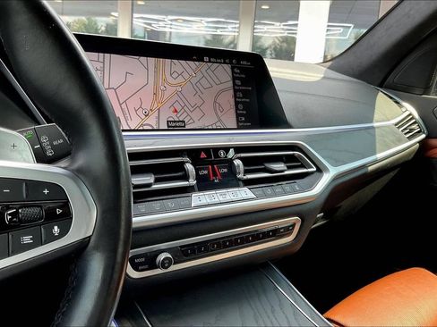 Used 2022 BMW X7 xDrive40i w/ M Sport Package AWD/4WD image 15
