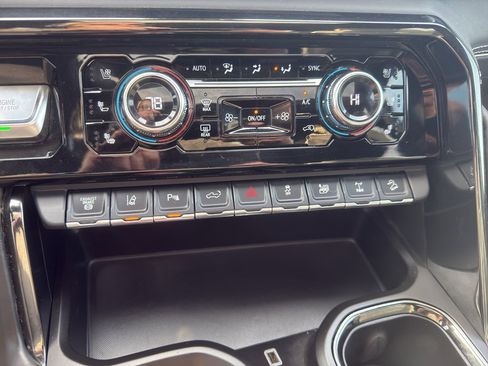 Used 2024 GMC Sierra 2500 AT4X image 21