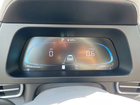 Used 2025 Hyundai Elantra Sport image 41