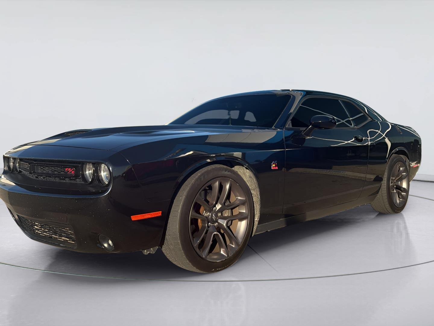 Used 2022 Dodge Challenger R/T Scat Pack RWD image 1