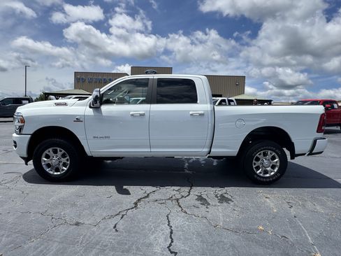 Used 2024 RAM 2500 Laramie AWD/4WD image 8