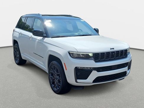 New 2026 Jeep Grand Cherokee Summit AWD/4WD image 3
