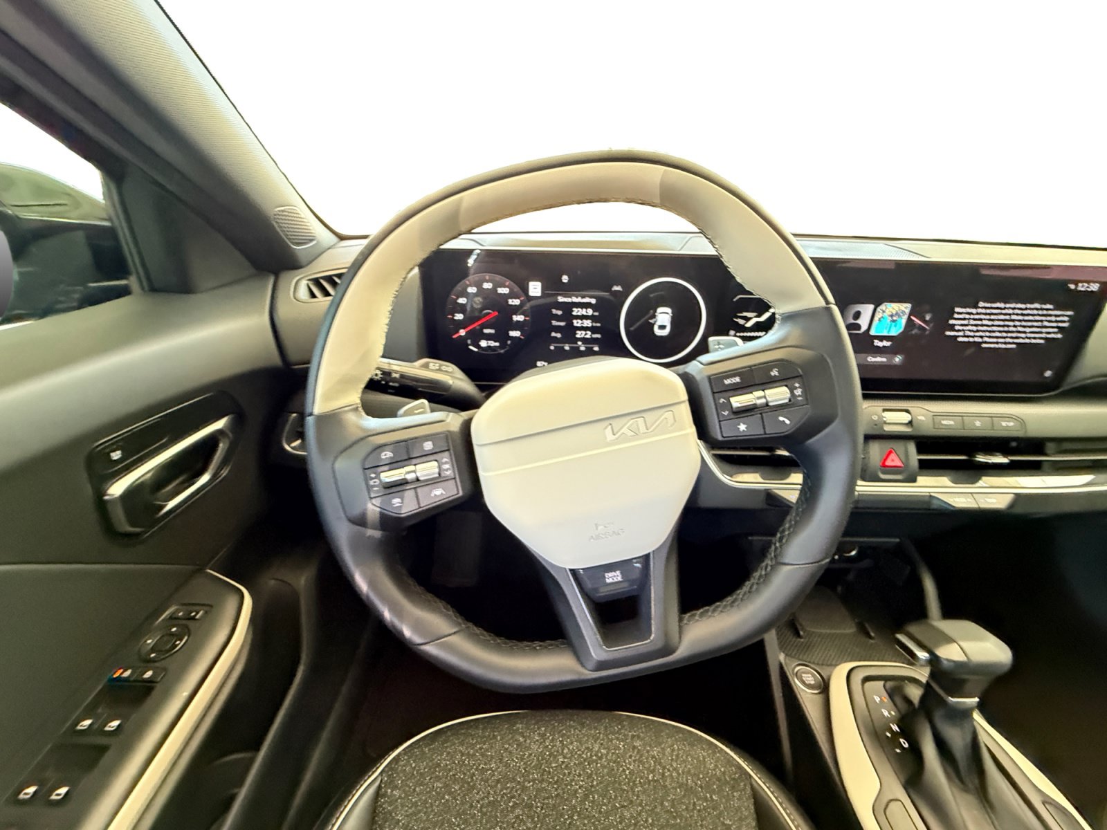 Used 2025 Kia K4 GT-Line FWD image 13