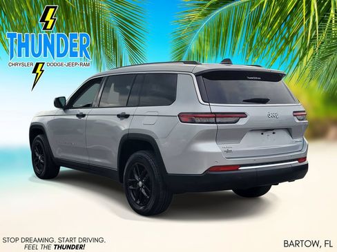 Used 2023 Jeep Grand Cherokee L Laredo AWD/4WD image 3