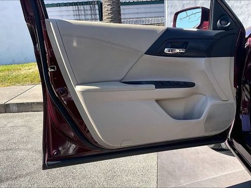 Used 2013 Honda Accord EX image 23