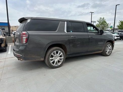 Used 2021 Chevrolet Suburban High Country w/ Premium Package image 19