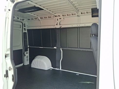 Used 2024 RAM ProMaster 2500 w/ Safety Group FWD image 29