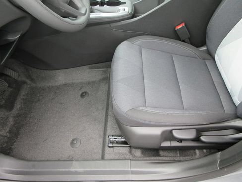 New 2026 Chevrolet Trax LS w/ LS Convenience Package FWD image 19