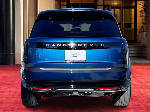 New 2025 Land Rover Range Rover SE image 4