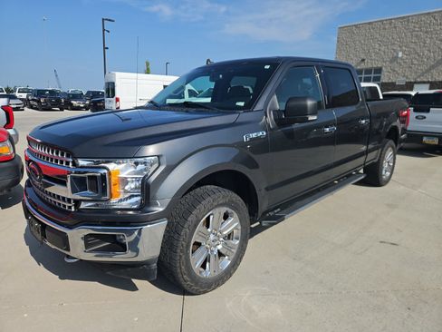 Used 2019 Ford F150 XLT w/ Equipment Group 302A Luxury AWD/4WD image 2
