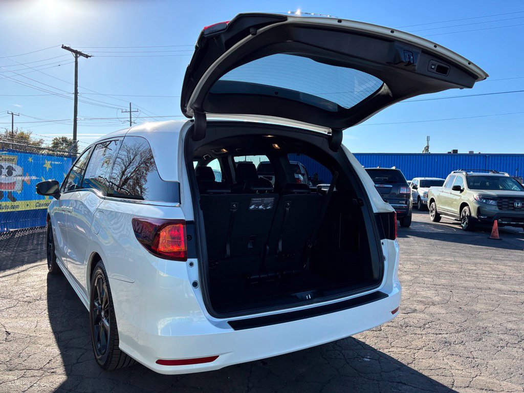 Used 2023 Honda Odyssey Sport image 4