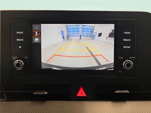 Used 2025 Kia Sportage LX image 18