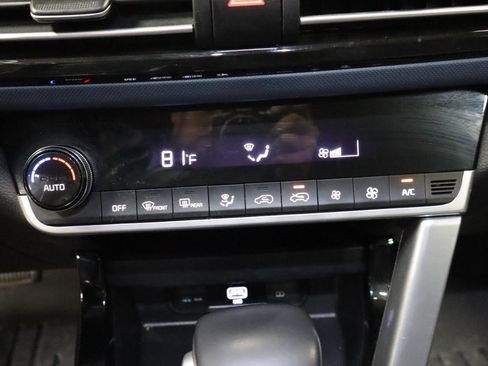 Used 2022 Kia Seltos Nightfall Edition image 16