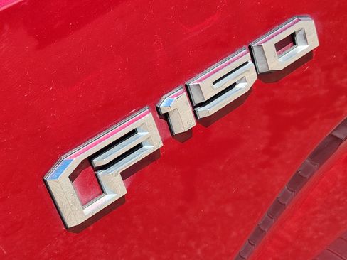 Used 2015 Ford F150 Lariat w/ Equipment Group 502A Luxury RWD image 9