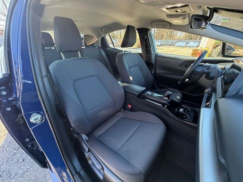 Used 2025 Toyota Prius LE image 34