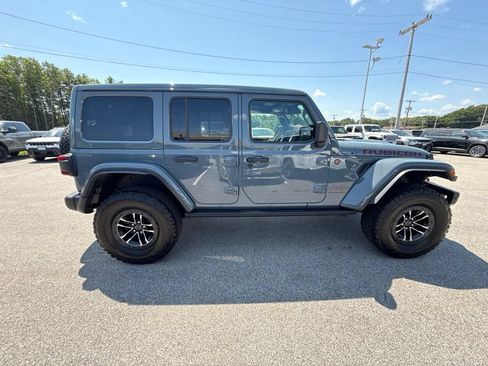 Used 2025 Jeep Wrangler Unlimited Rubicon AWD/4WD image 6