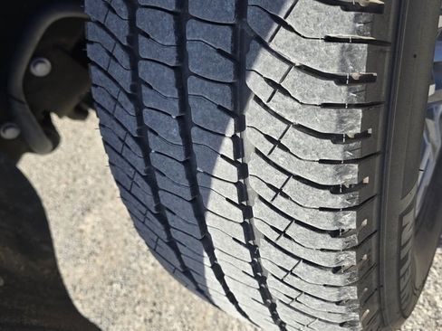 Used 2023 GMC Sierra 2500 AT4 w/ Gooseneck/5TH Wheel Package image 9