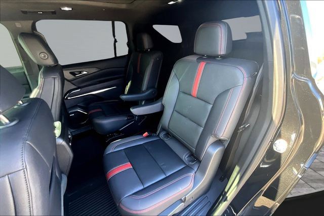 Used 2025 Chevrolet Traverse RS w/ LPO, Floor Liner Package FWD image 22