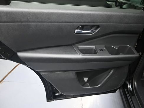 Used 2022 Nissan Pathfinder SV w/ SV Black Package FWD image 27