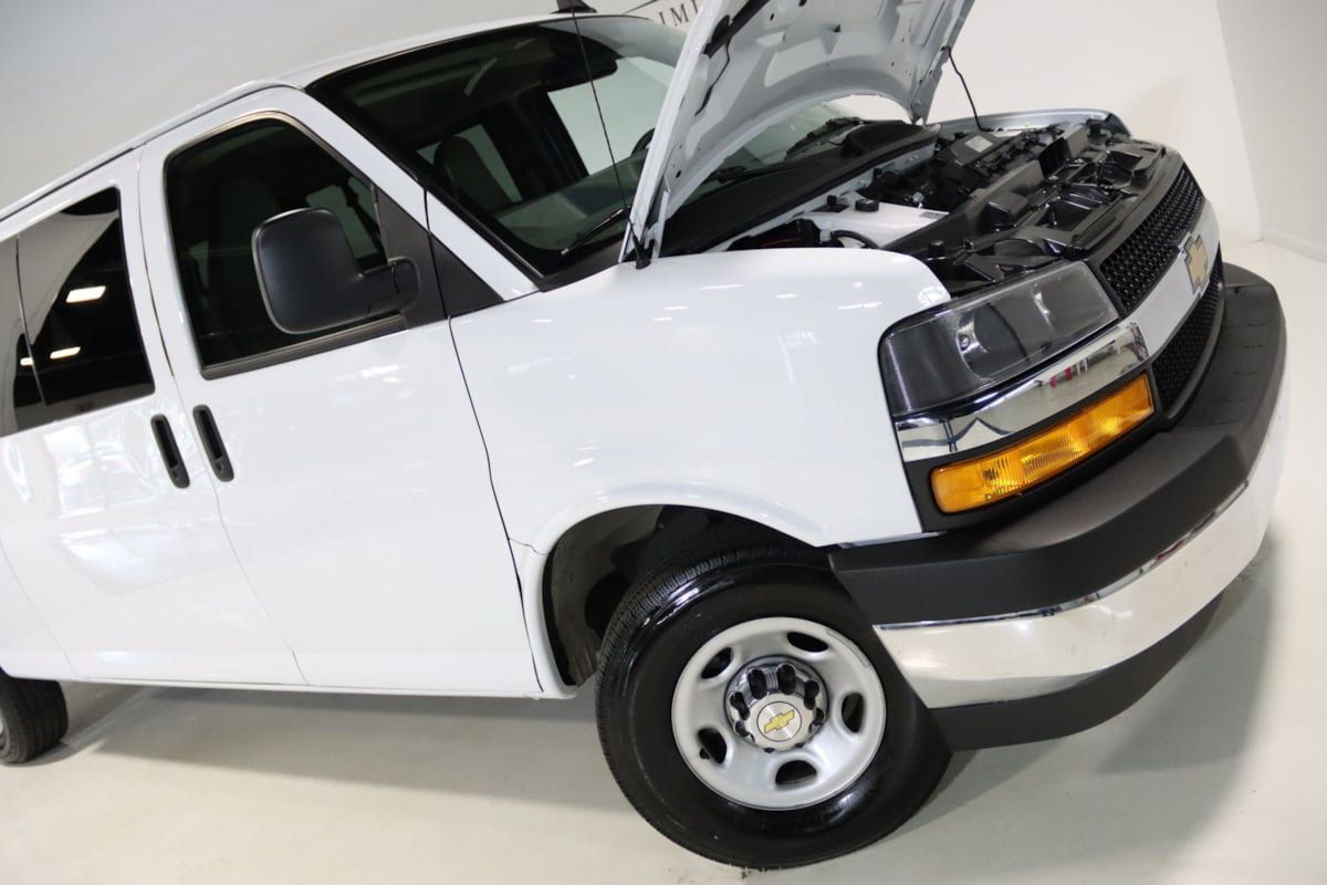 Used 2025 Chevrolet Express 3500 LT w/ LT Preferred Equipment Group RWD image 64