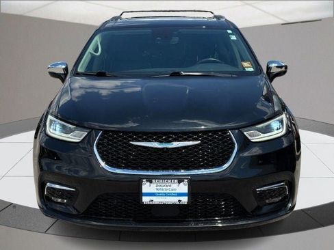 Used 2021 Chrysler Pacifica Limited w/ Premium & Safety Sphere Group image 9