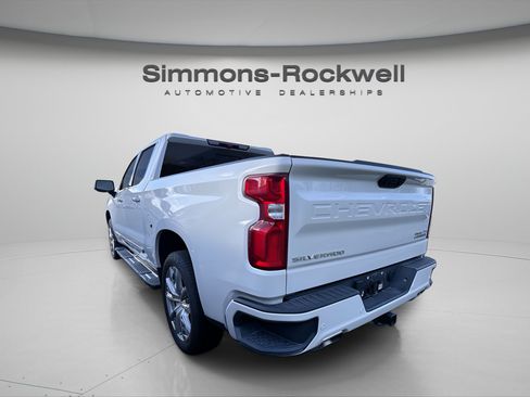 Used 2025 Chevrolet Silverado 1500 High Country w/ High Country Premium Package AWD/4WD image 2