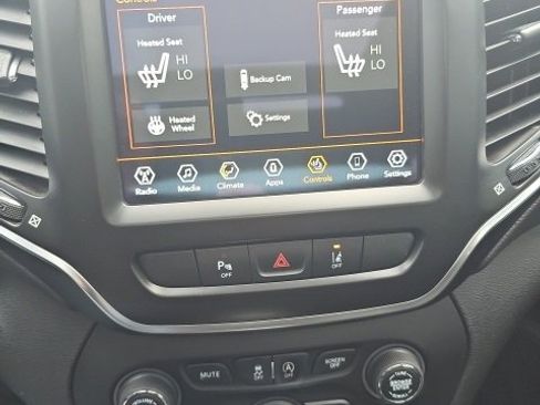 Used 2021 Jeep Cherokee Latitude Lux 80th Anniv w/ Quick Order Package 2YU 80th image 8