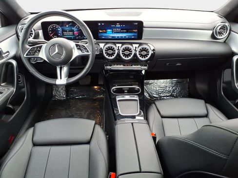 Used 2025 Mercedes-Benz CLA 250 image 7