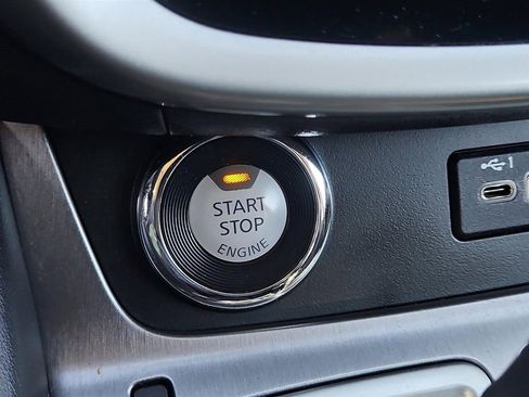 Used 2019 Nissan Murano SV image 11