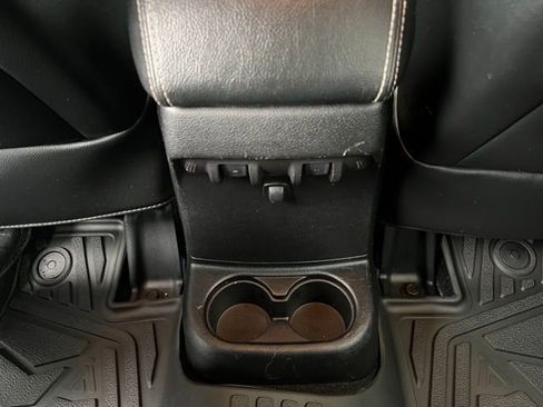 Used 2014 Jeep Wrangler Unlimited Sahara image 12