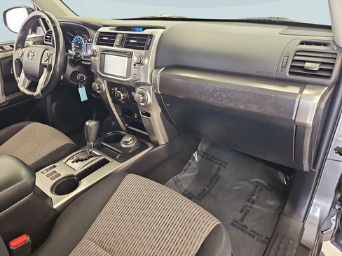 Used 2016 Toyota 4Runner SR5 AWD/4WD image 29