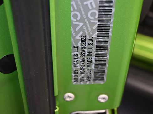 Used 2025 Jeep Wrangler Sport image 15