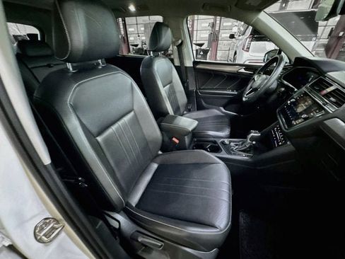 Used 2022 Volkswagen Tiguan SE AWD/4WD image 24