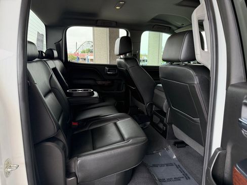 Used 2019 GMC Sierra 2500 SLT w/ Duramax Plus Package AWD/4WD image 32