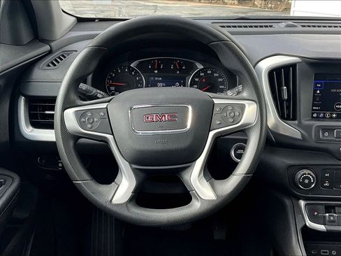Used 2024 GMC Terrain SLE AWD/4WD image 17