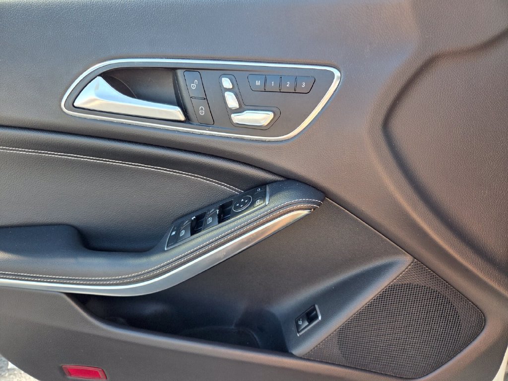 Used 2018 Mercedes-Benz CLA 250 4MATIC image 21