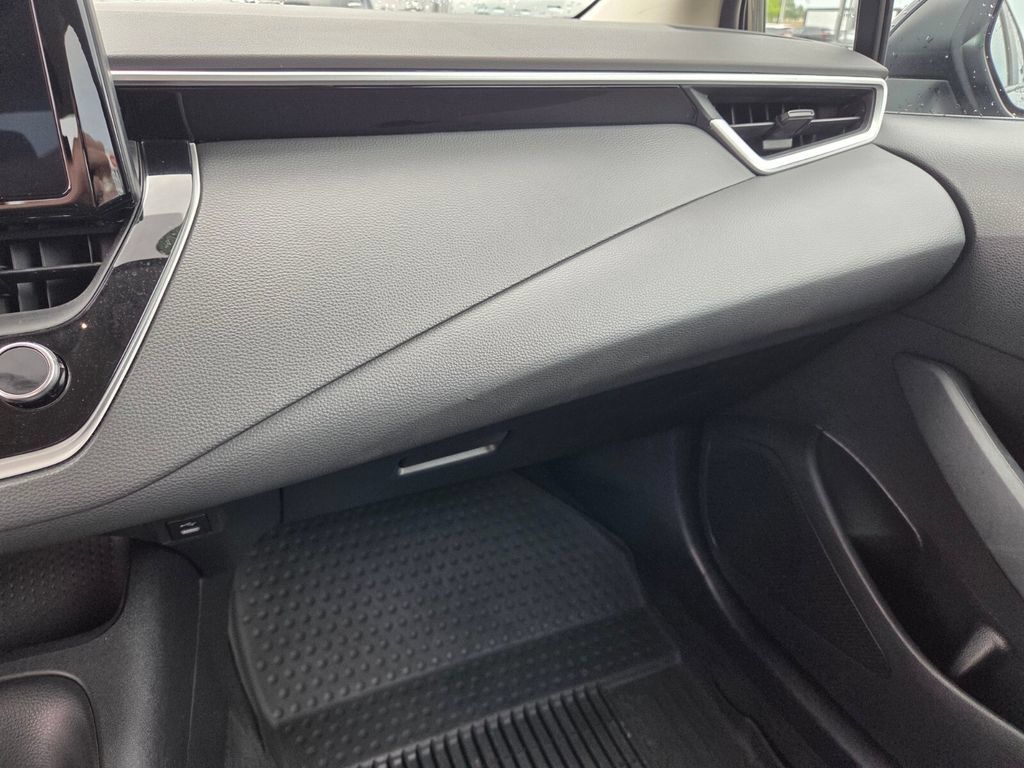Used 2023 Toyota Corolla LE FWD image 27