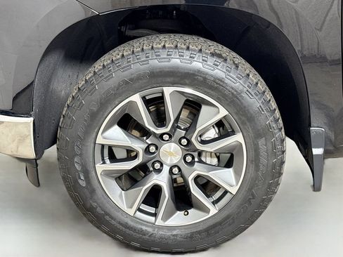Used 2023 Chevrolet Silverado 1500 LT AWD/4WD image 29
