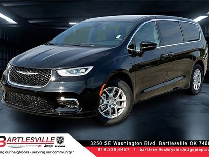 New 2026 Chrysler Pacifica Select